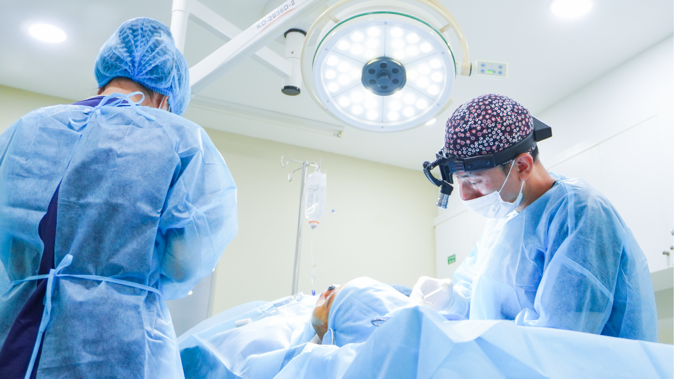 tien-hanh-mo-rong-goc-mat