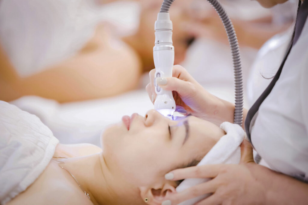 liệu trình chăm sóc da chuyên sâu điện di tinh chất