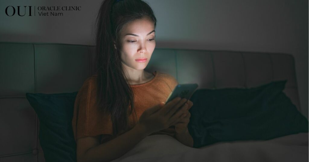 Da mất nước mùa hè thức khuya